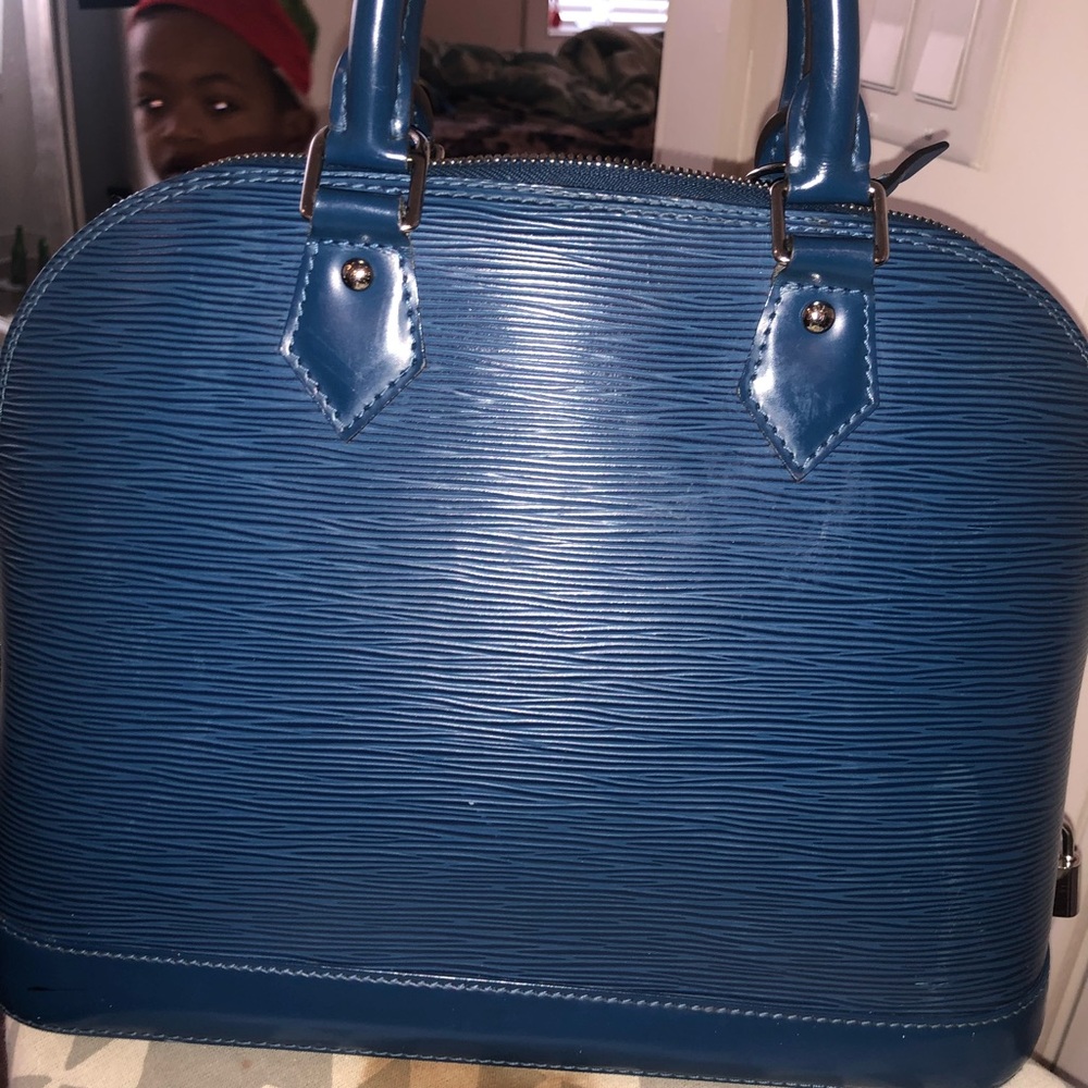 Epi Alma Luis Vuitton Bag